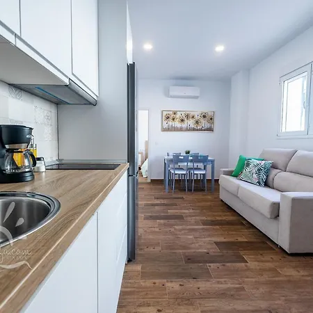Dom Apartment *