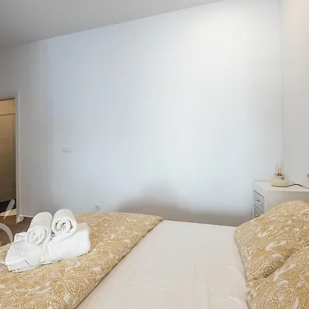 Dom Apartment